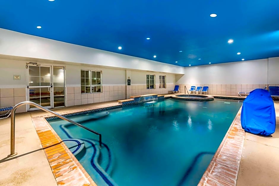 La Quinta Inn & Suites by Wyndham Orange