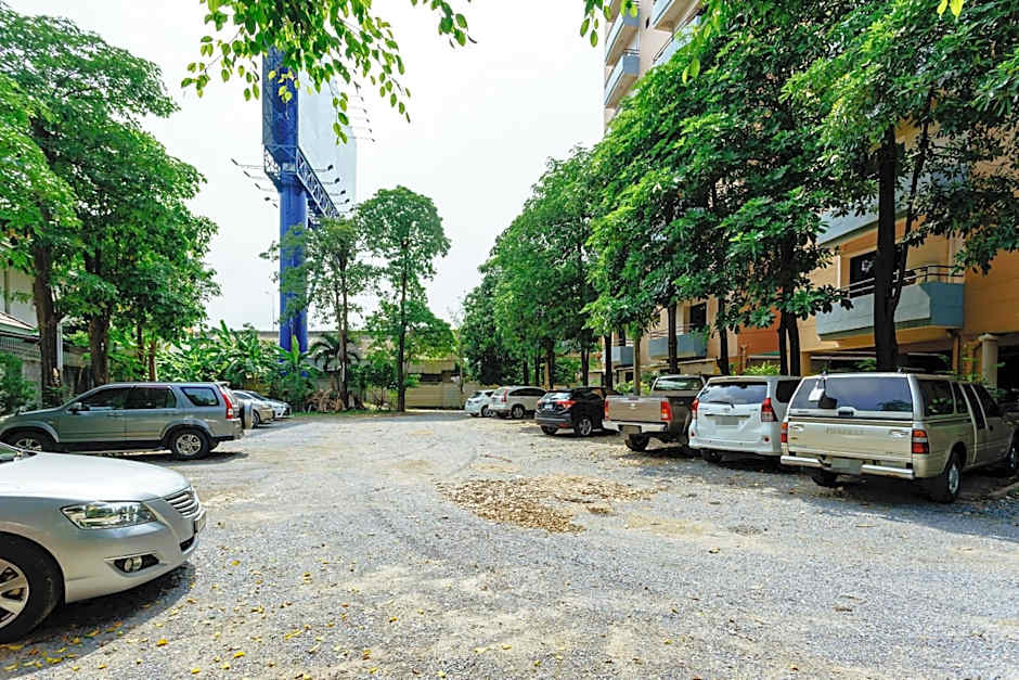 Grand Residence Ngamwongwan 19