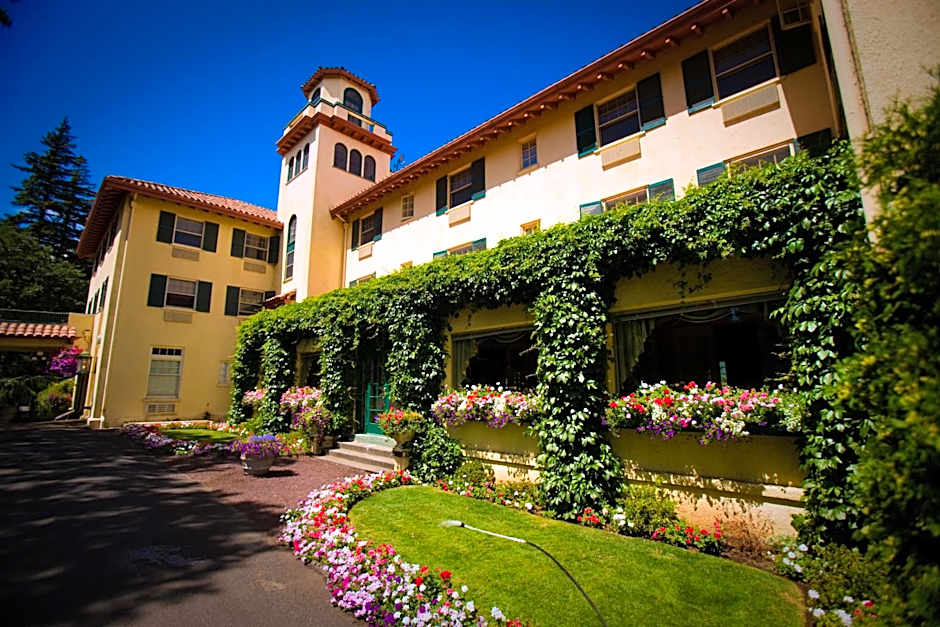 Columbia Gorge Hotel & Spa