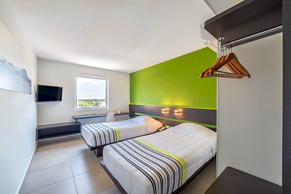 City Express Junior by Marriott Toluca Zona Industrial