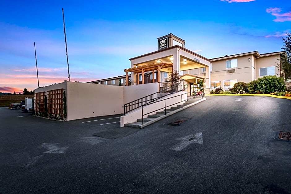 Red Lion Inn & Suites Sequim