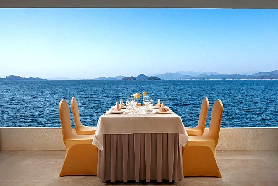 voco Thousand Island Lake By IHG