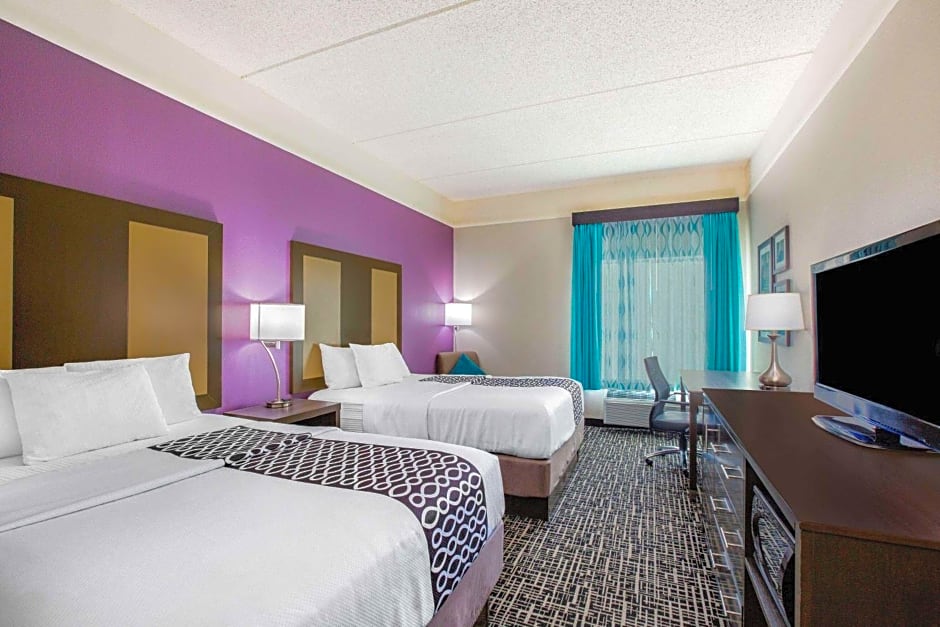 La Quinta Inn & Suites by Wyndham Mission At West Mcallen