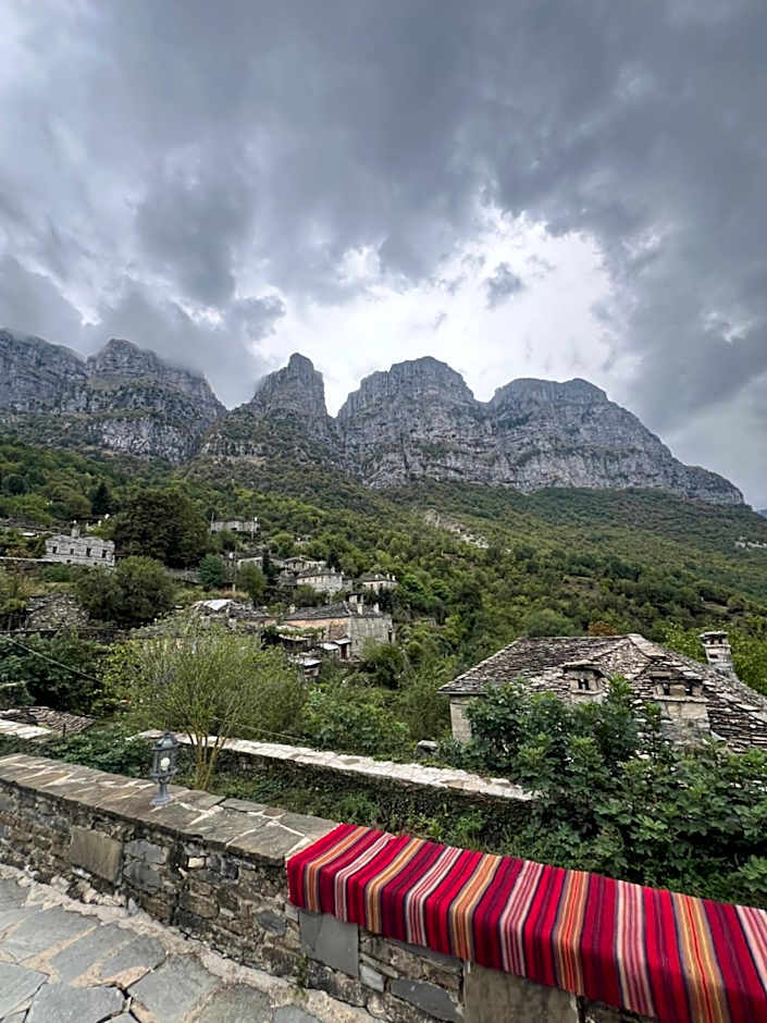 Ikojenia Traditional Lodge