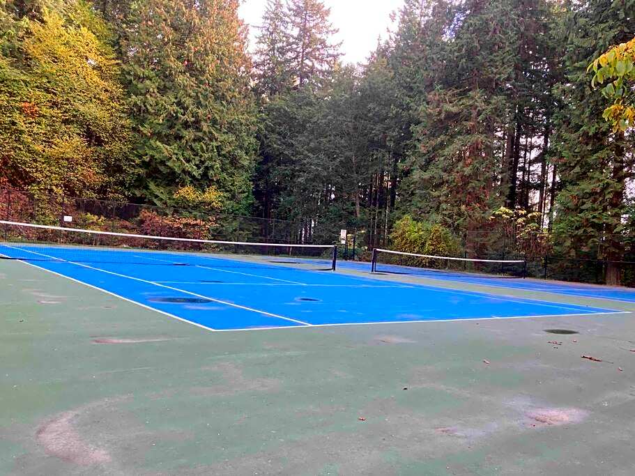 The Lions Self Contained Suite, Shared Pool, Hot Tub, Views