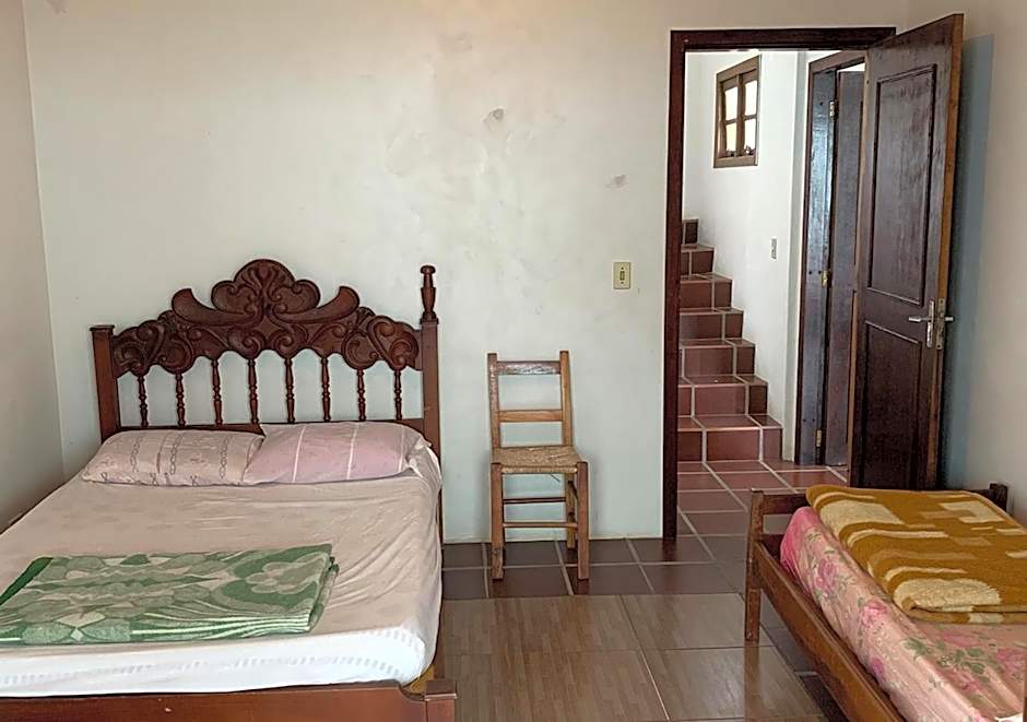 Casa de praia com boa ventilação garagem coberta para 3 carros 50m da praia