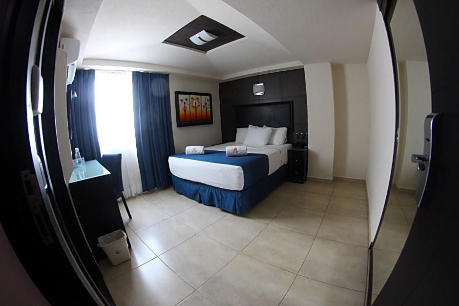 Hotel Portonovo Plaza Malecon