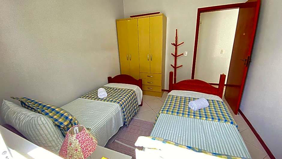 Caminhe até a praia, refresque-se na piscina