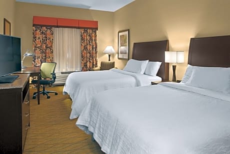 Queen Room with Two Queen Beds with Bathtub - Hearing Accessible with Microwave & Refrigerator