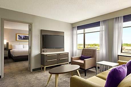 I King 2 Room Suite