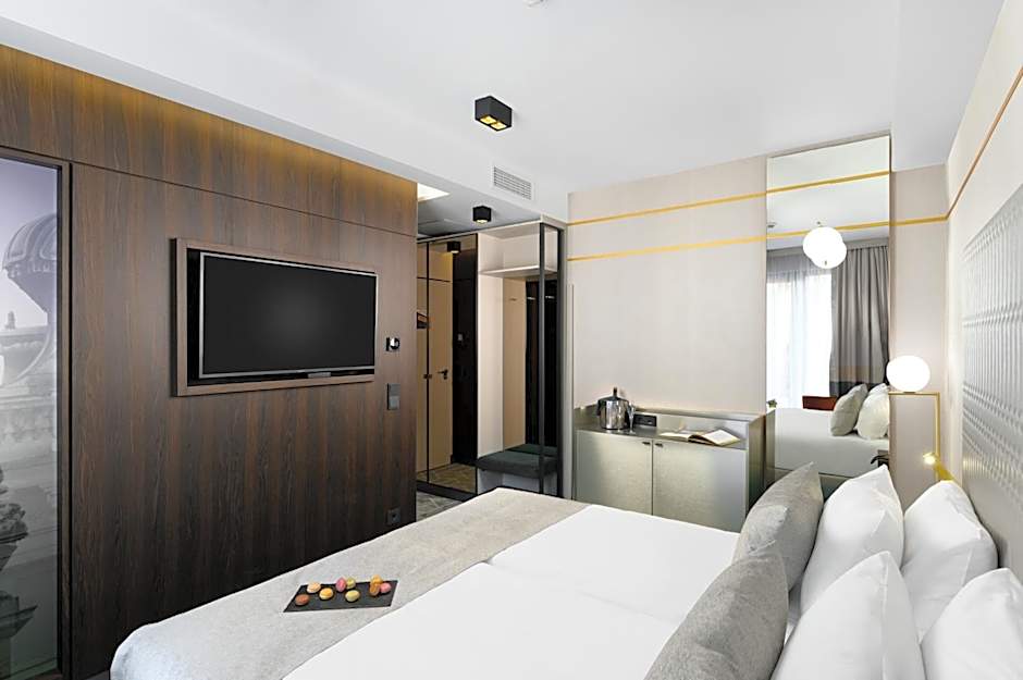 Emerald Hotel by Continental Group