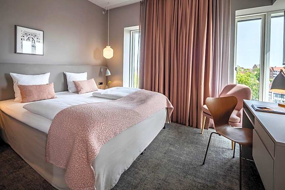 Photo 1 of 41 of Hotel Odeon