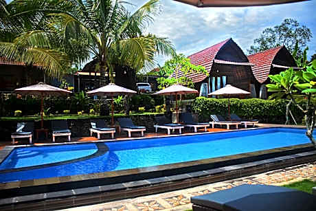 Mamaras Guest House