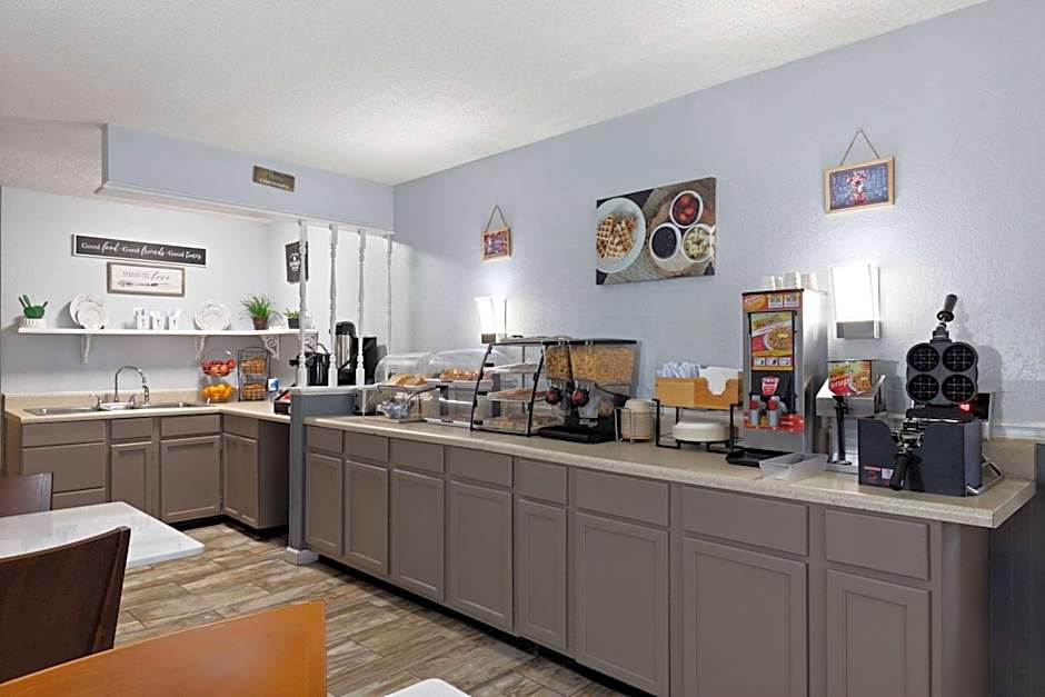 Travelodge by Wyndham Perry GA