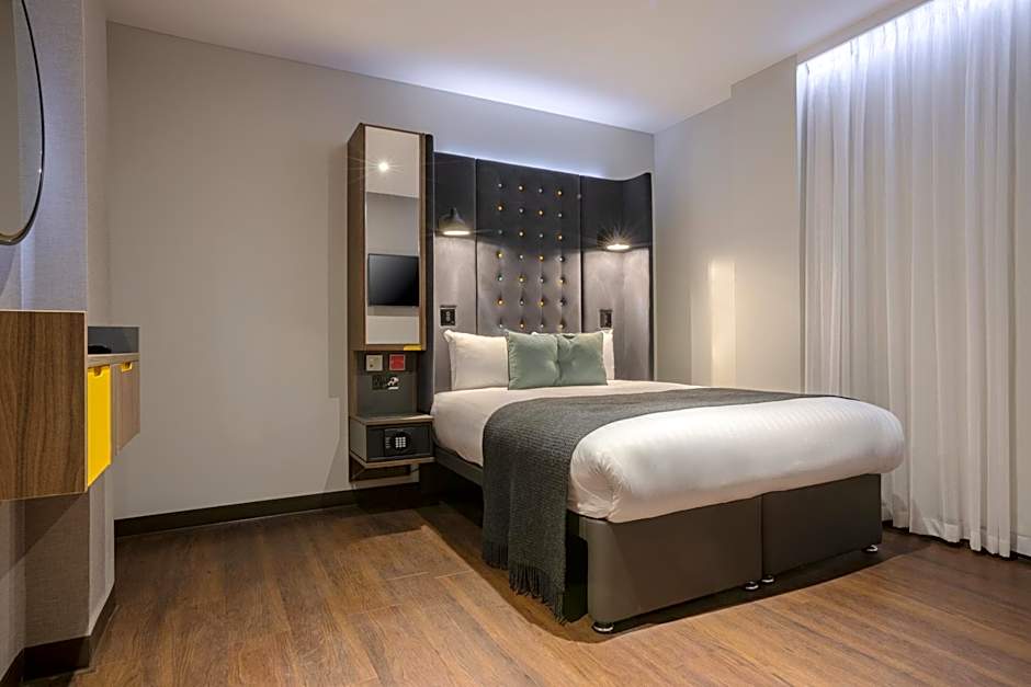 Tune Hotel - London, Liverpool Street