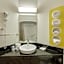 Motel 6-Brampton, ON - Toronto