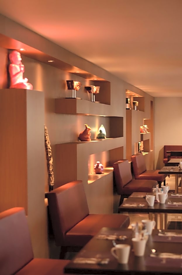 Quest San Hotel Denpasar by ASTON