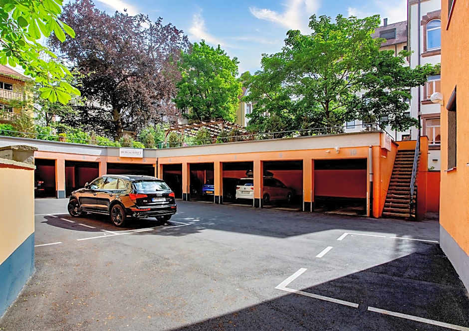 Tiptop Hotel Burgschmiet Garni