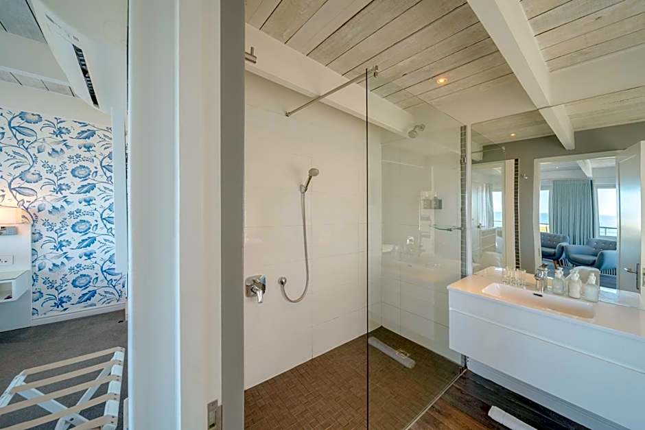 One Marine Drive Boutique Hotel & Spa by The Living Journey Collection