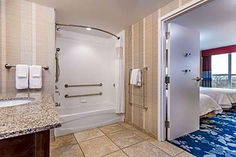 2 Queen Mobility Hearing Accessible Tub Studio Non-Smoking