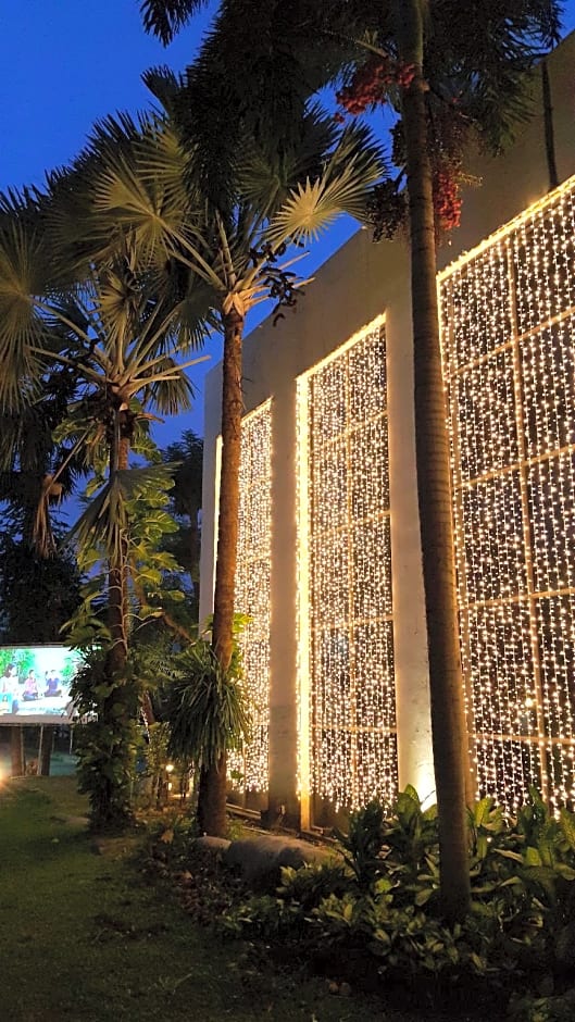 Royal Diamond Hotel (SHA Plus)