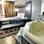 Travelodge by Wyndham Sellersburg / Louisville North