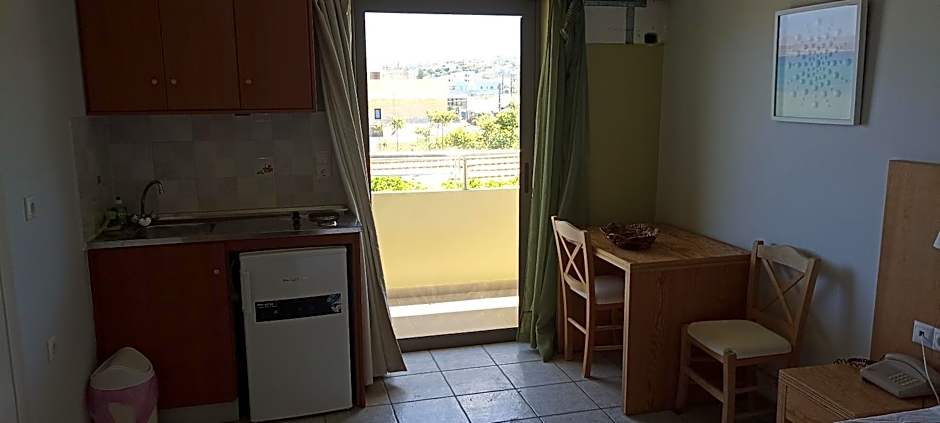 Vetoulas Suites n Studios in Stalos beach