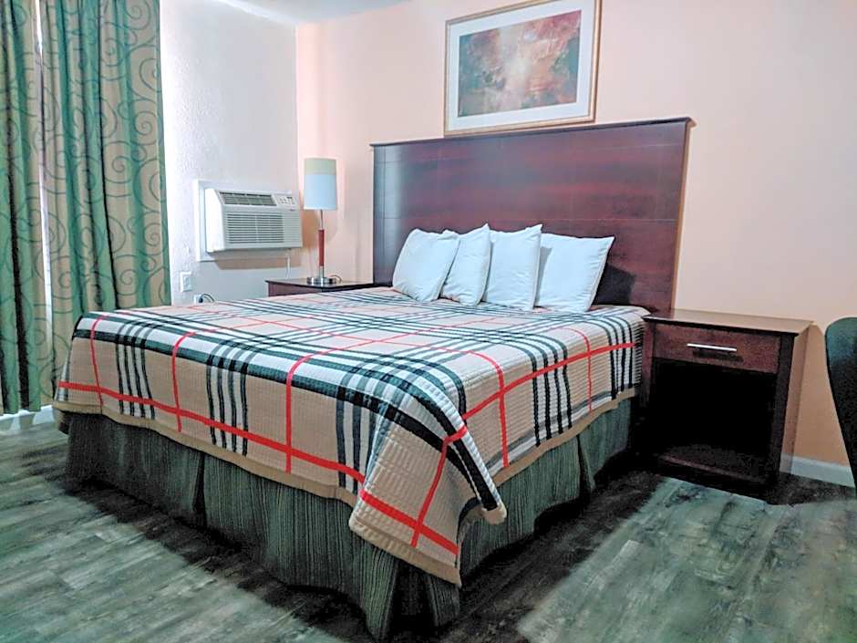 Travelers Inn - Clearwater