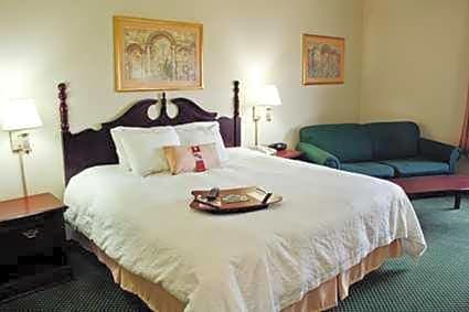 Hampton Inn Bloomington West