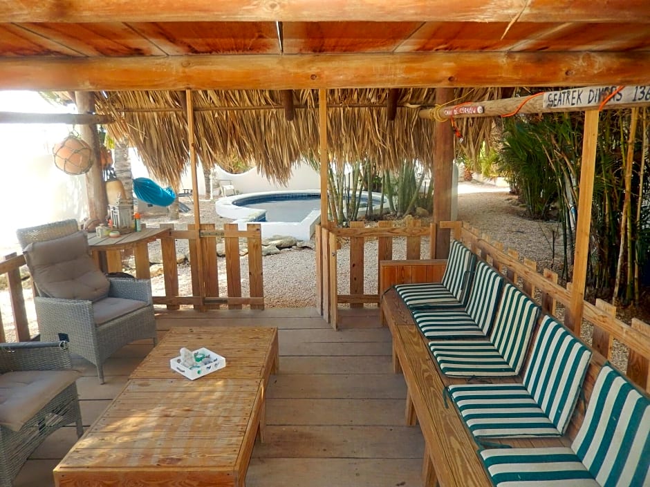 Bnbbonaire Near The Ocean