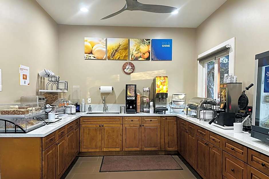 Comfort Inn Monterey Peninsula Airport