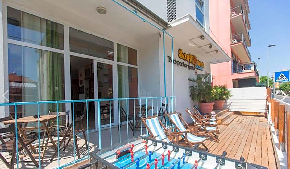 Sunflower Beach Backpacker Hostel & Bar