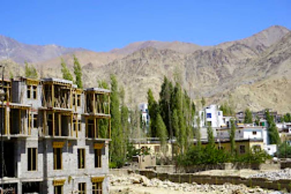 Hotel Lonchay Residency