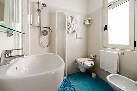 Classic Single Room with Balcony