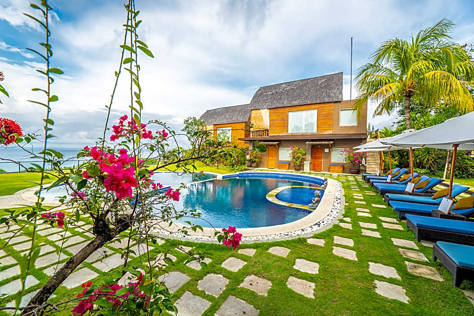 De Sapphire Cliff Villa by Danapati