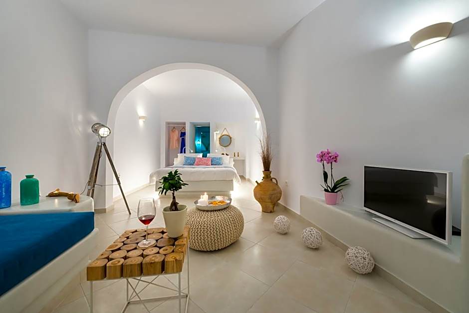 Kima Oia Suites