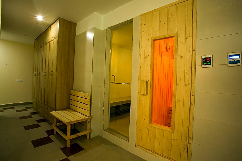 THE ROYAL COURT HOTEL & SPA