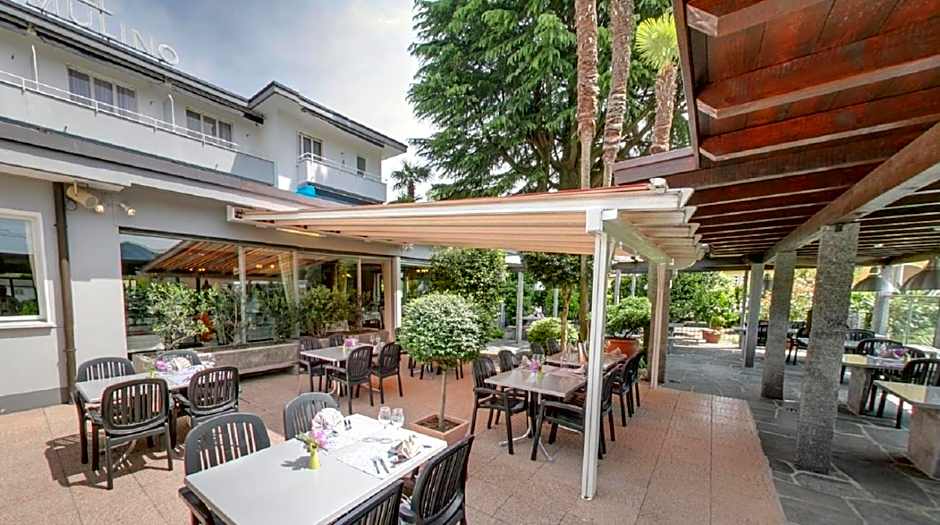 Ascona Lodge, Pool & Garden Retreat