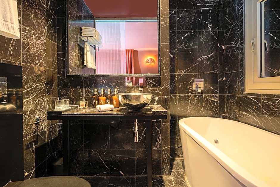 Casa Suzanna Tel-Aviv קאסה סוזנה נחלת בנימין