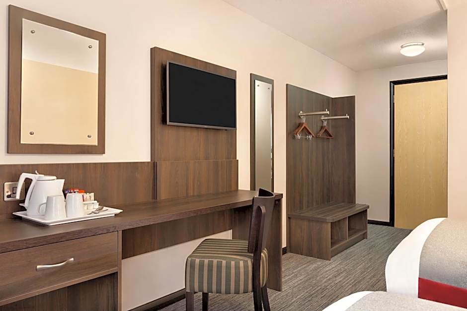 Ramada by Wyndham Bristol West