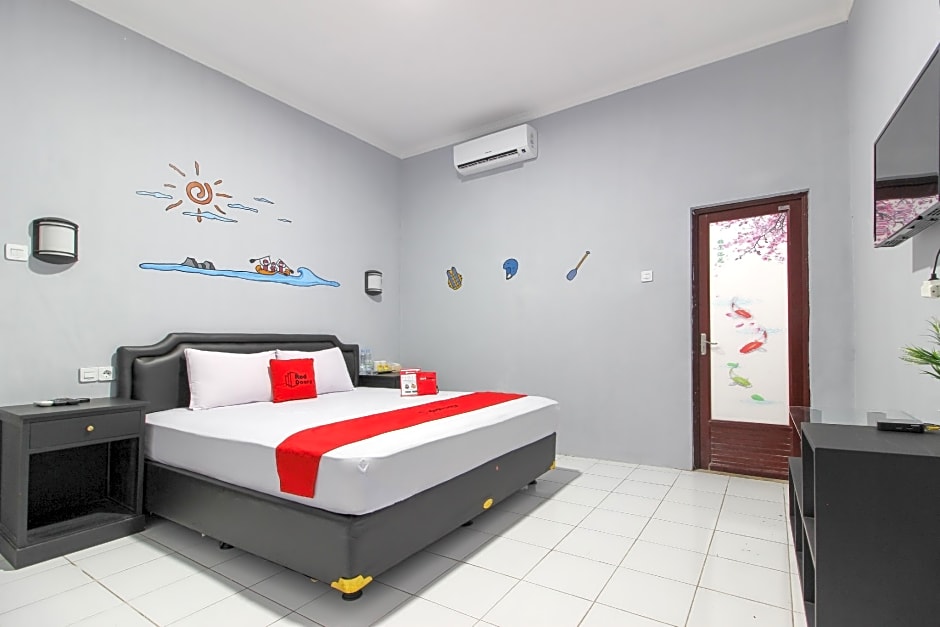 RedDoorz near Graha Saba UGM