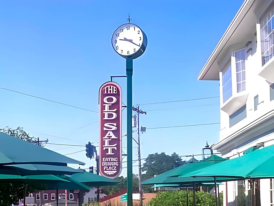Lamies Inn & The Old Salt Tavern