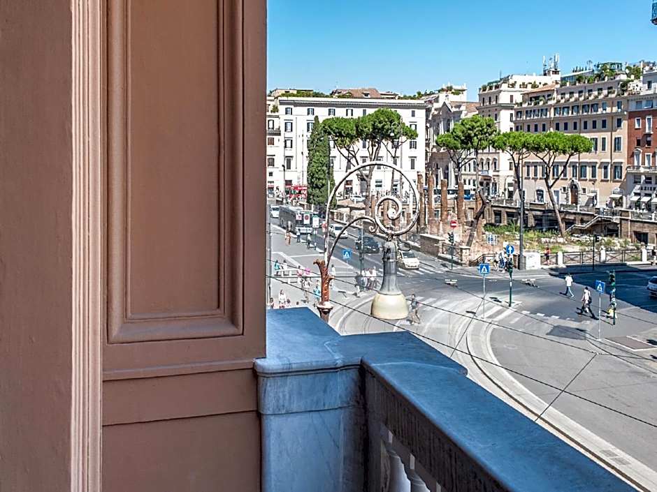 Lh Royal Suites Terrace