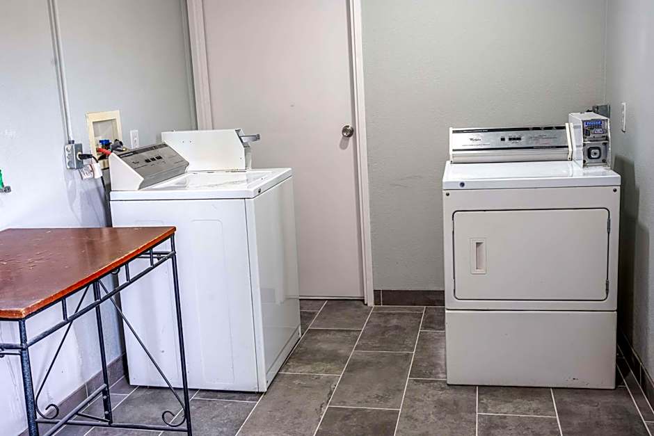 Studio 6 Claremore OK