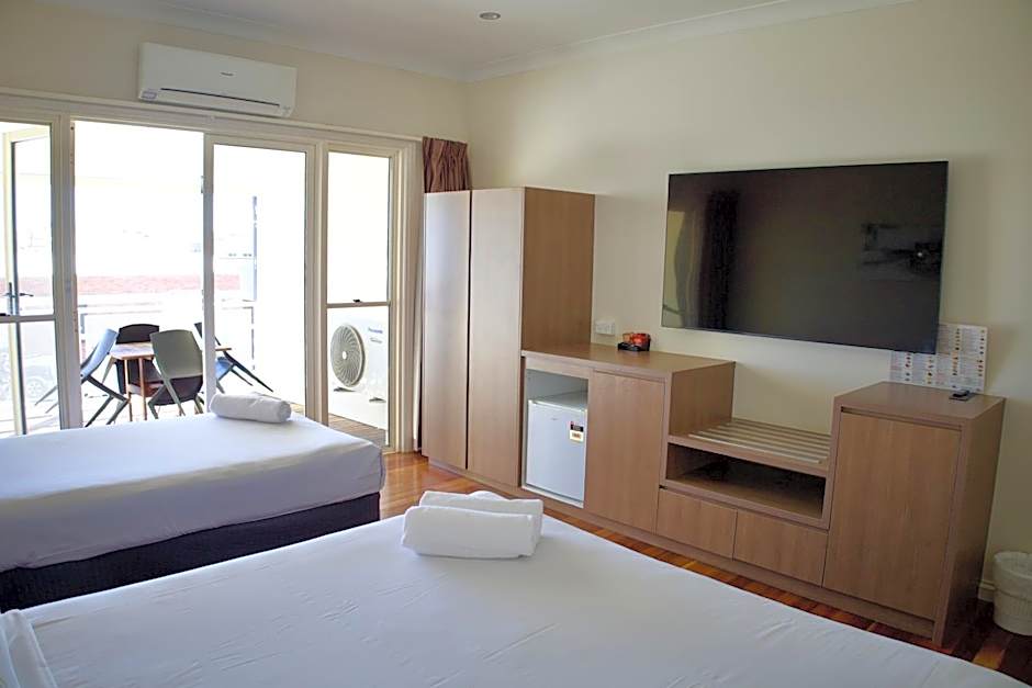 The Australian Hotel Motel