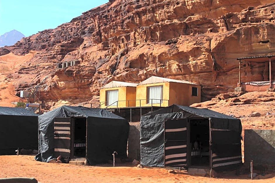 Martian desert Camp