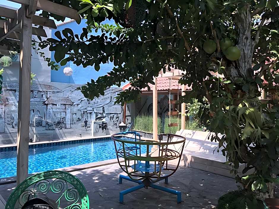 Omah Njonja Bed & Brasserie