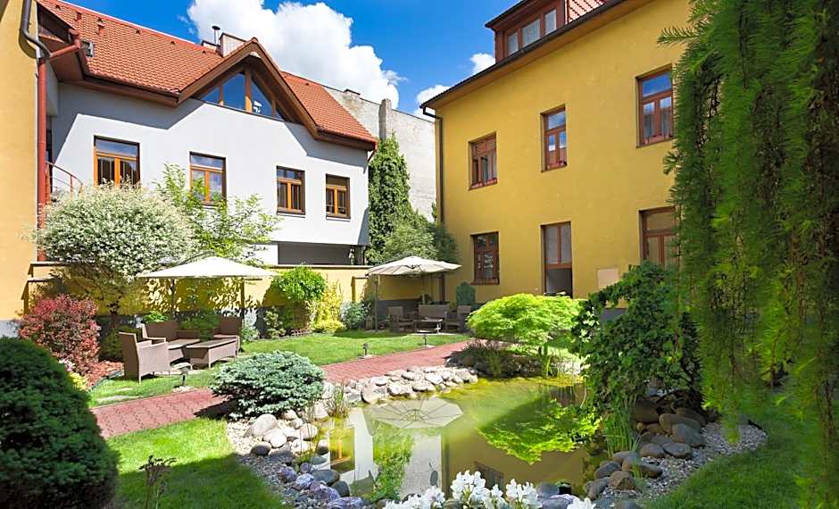 Penzión Hradbová Old Town Residence & SPA