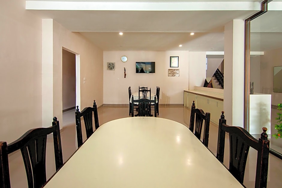 OYO 2382 Wisata Hotel