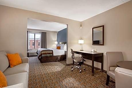 King Studio Suite - Non-Smoking